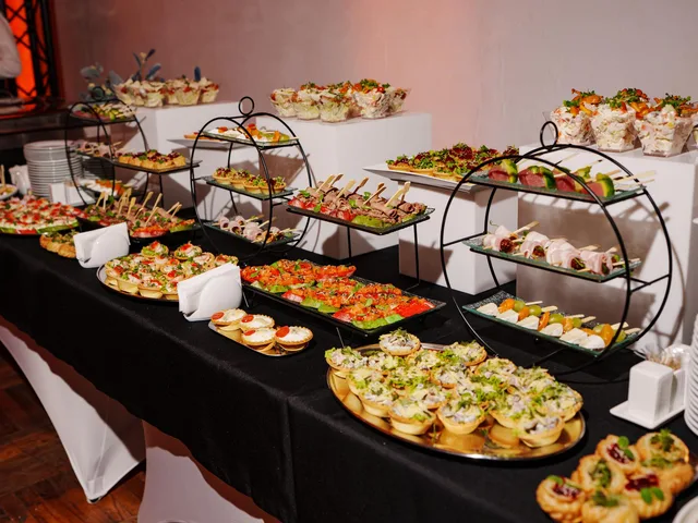 Feestbuffet Luxe – (vanaf 15 pers)