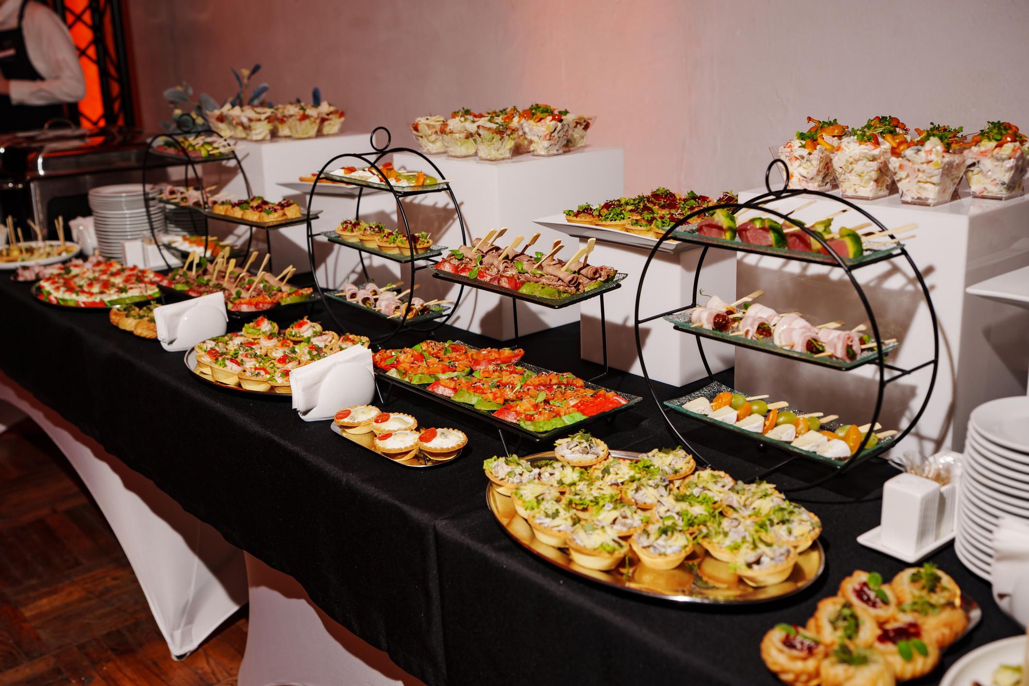 Feestbuffet Basis (vanaf 15 pers)